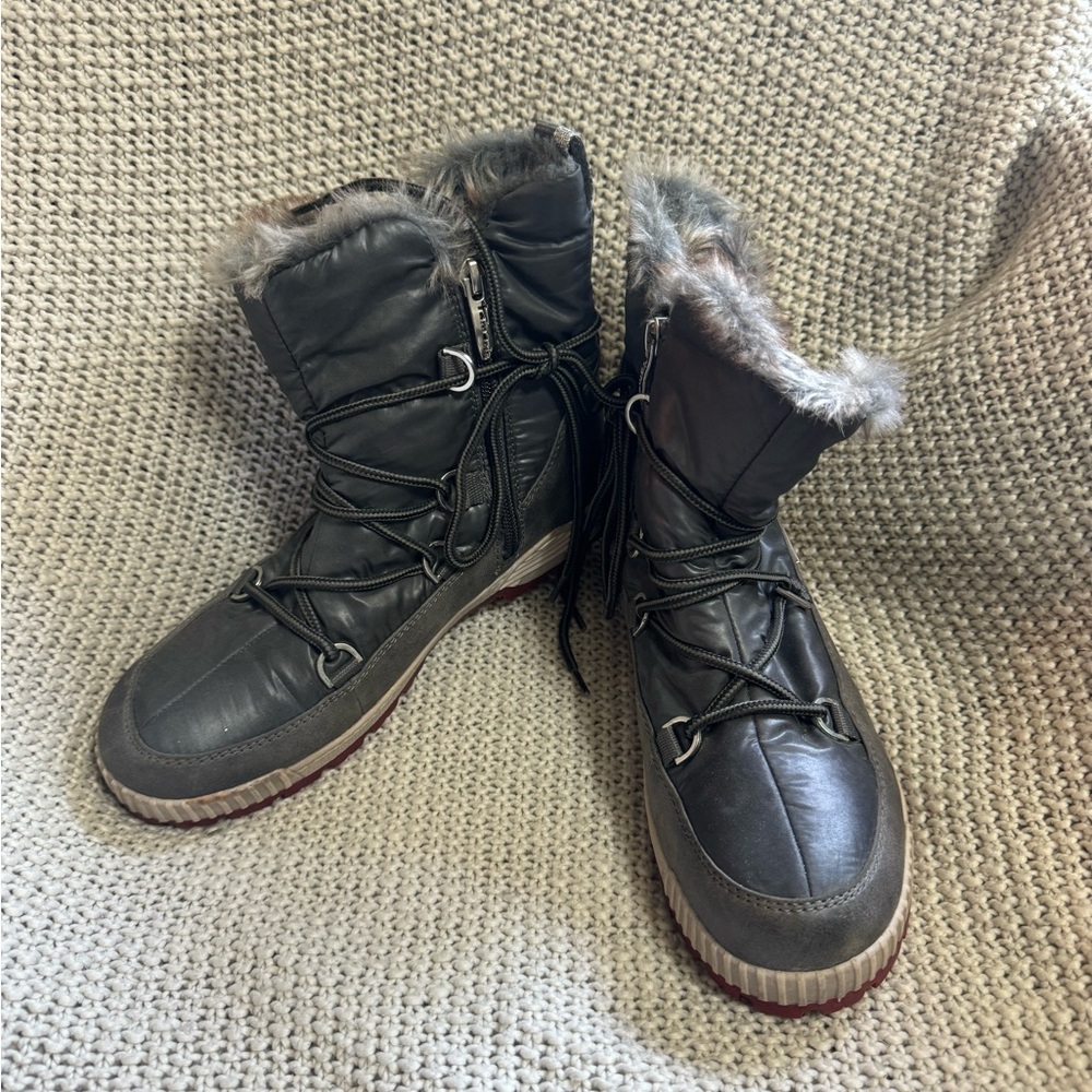 Tamaris Boots,‎ Size 7.5 (38) Gray, Suede And Nylon, Fleece Lined